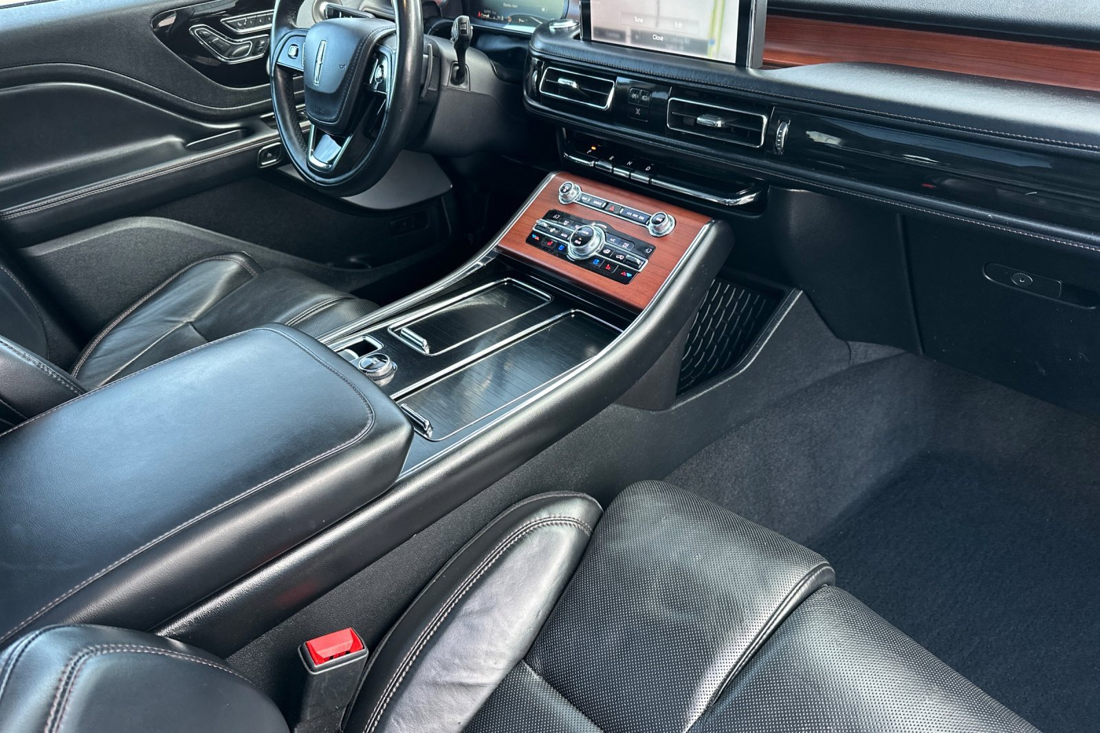 Used 2020 Lincoln Aviator Grand Touring w/ Equipment Group 301A image 16