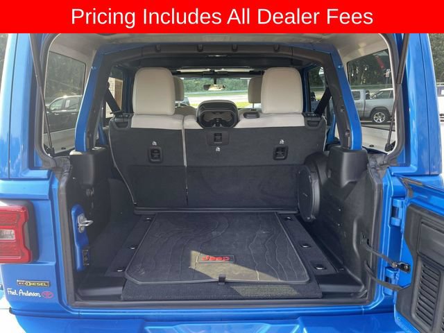 Used 2022 Jeep Wrangler Unlimited Sahara AWD/4WD image 14