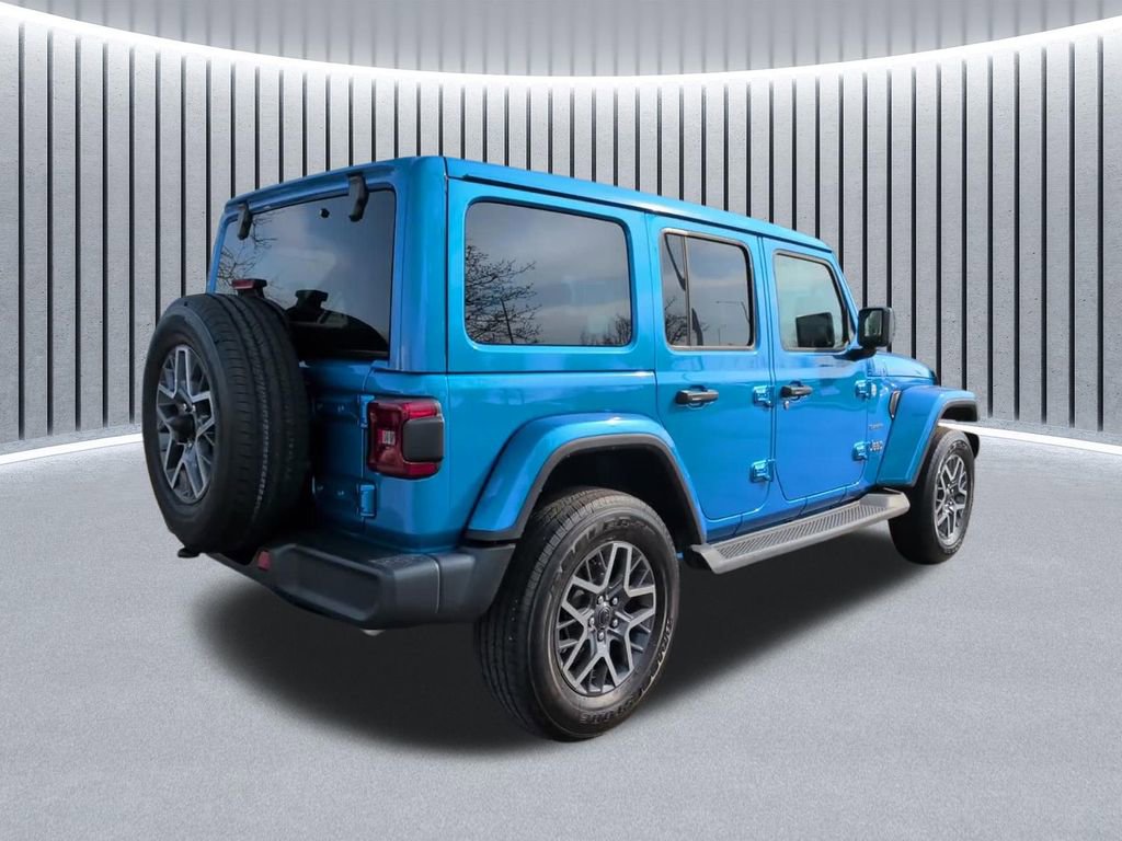 Used 2024 Jeep Wrangler Sahara w/ Technology Group image 9