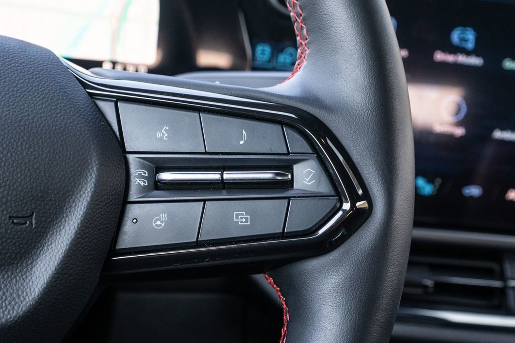 Used 2024 Chevrolet Equinox EV RS image 19