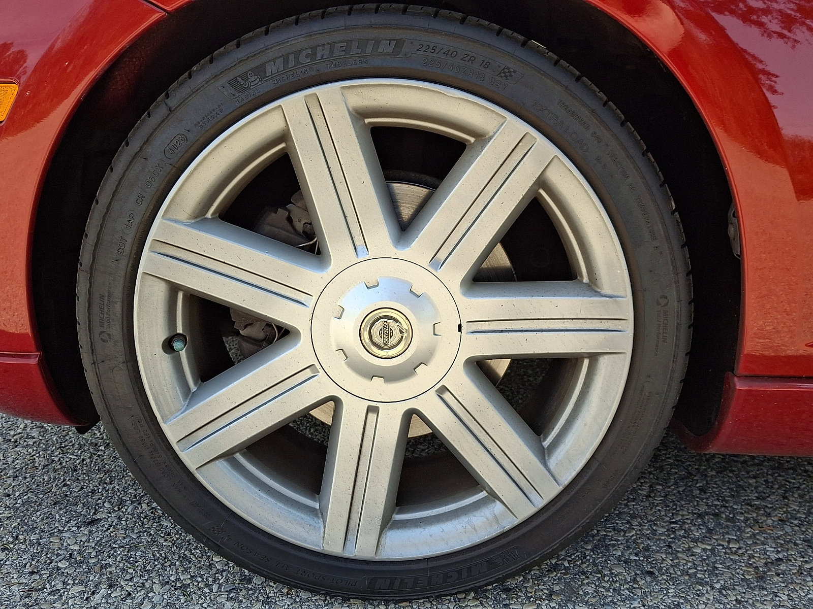 Used 2005 Chrysler Crossfire Limited image 9