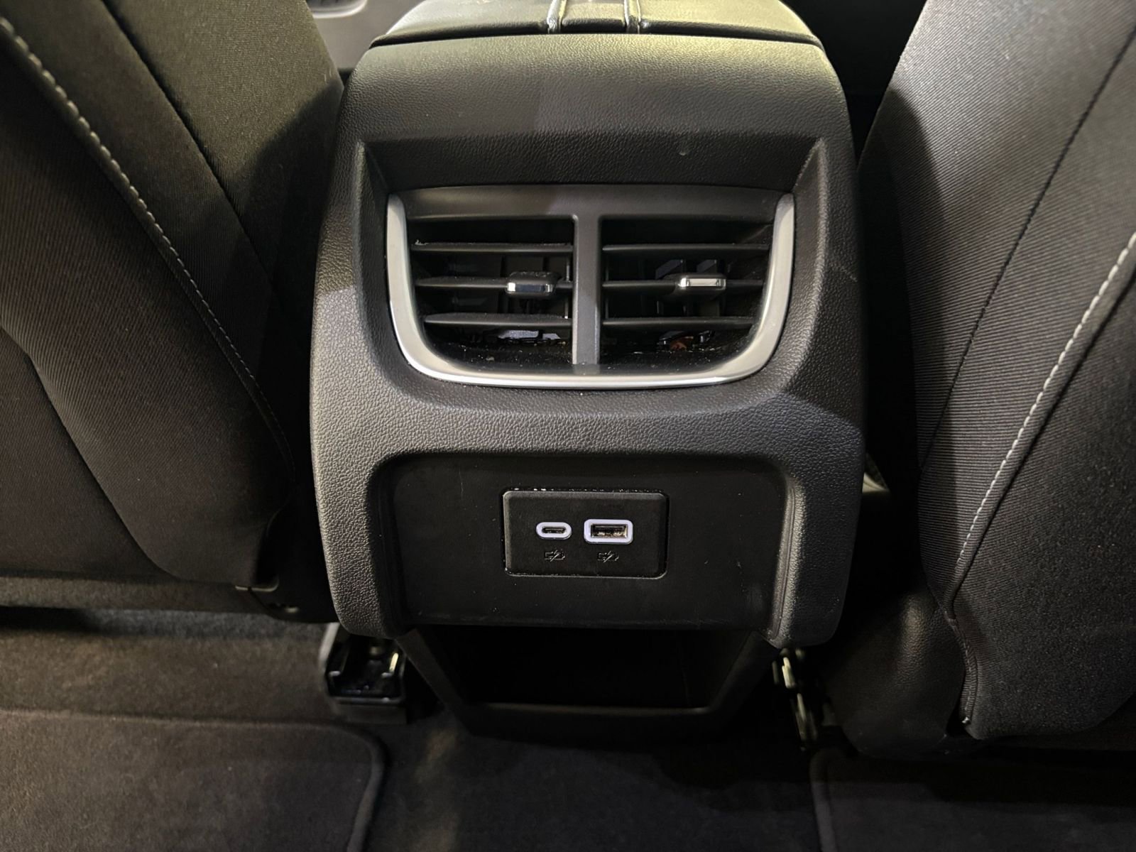 Used 2025 Chevrolet Blazer LT FWD image 23
