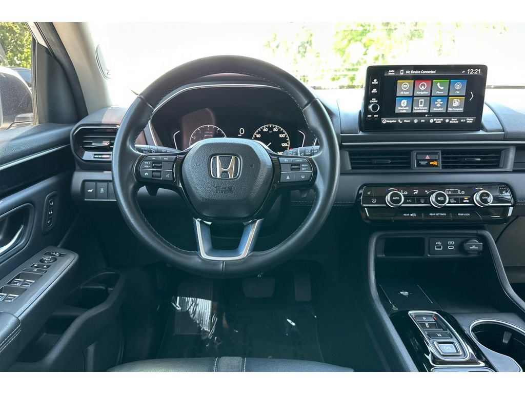 Certified 2025 Honda Pilot Touring image 16