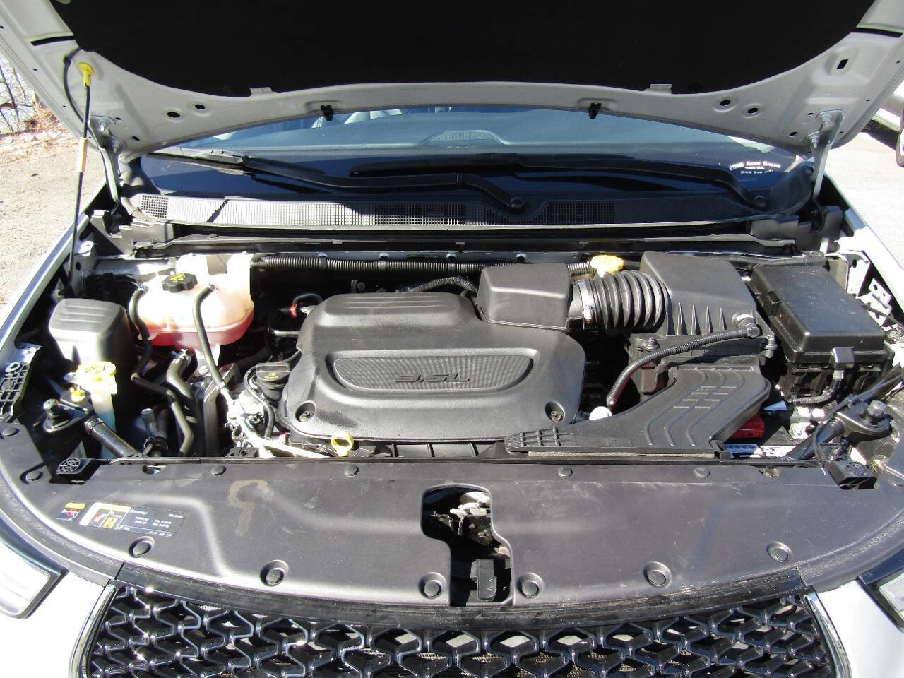 Used 2024 Chrysler Pacifica Touring-L image 31