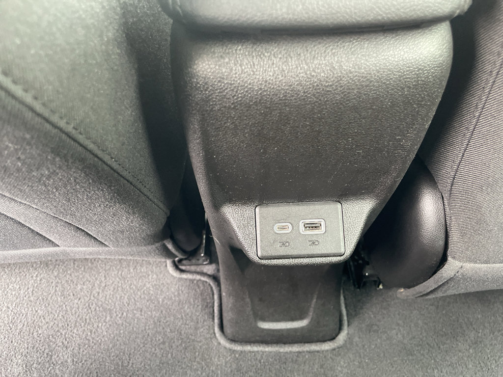 Used 2022 Chevrolet Bolt EUV LT FWD image 47