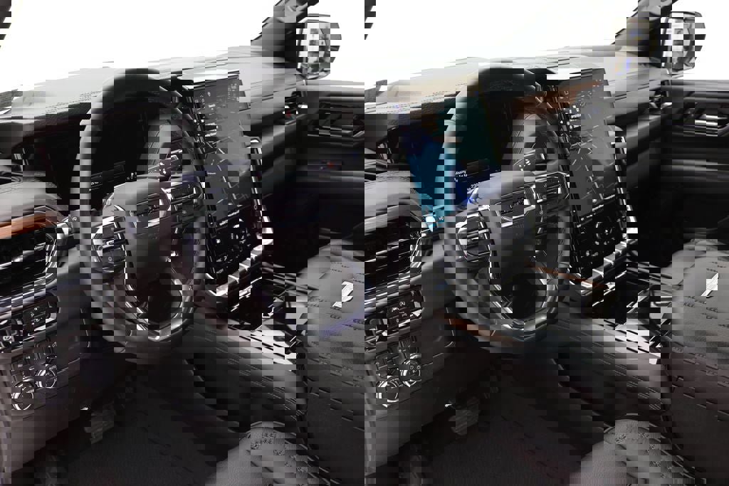 Used 2025 GMC Yukon XL Denali image 15