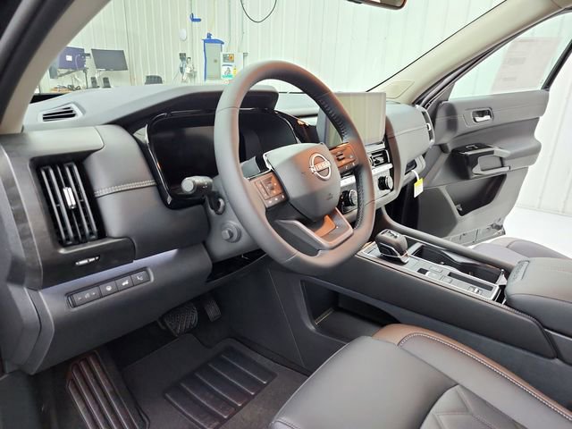 New 2026 Nissan Pathfinder Platinum FWD image 18