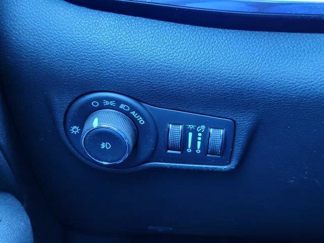 Used 2023 Jeep Compass High Altitude AWD/4WD image 18