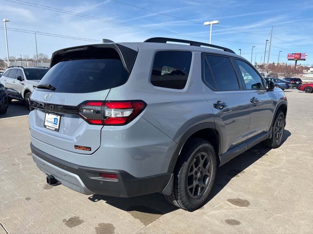 Used 2024 Honda Pilot TrailSport image 5