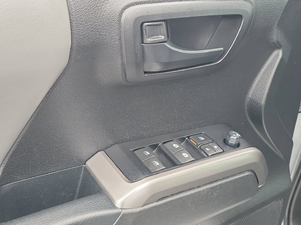 Certified 2023 Toyota Tacoma SR5 AWD/4WD image 20