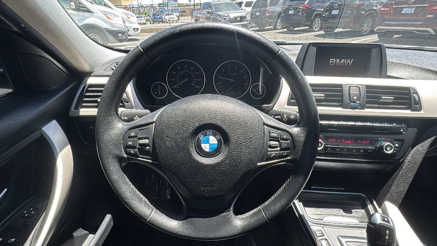 Used 2014 BMW 320i xDrive Sedan AWD/4WD image 22