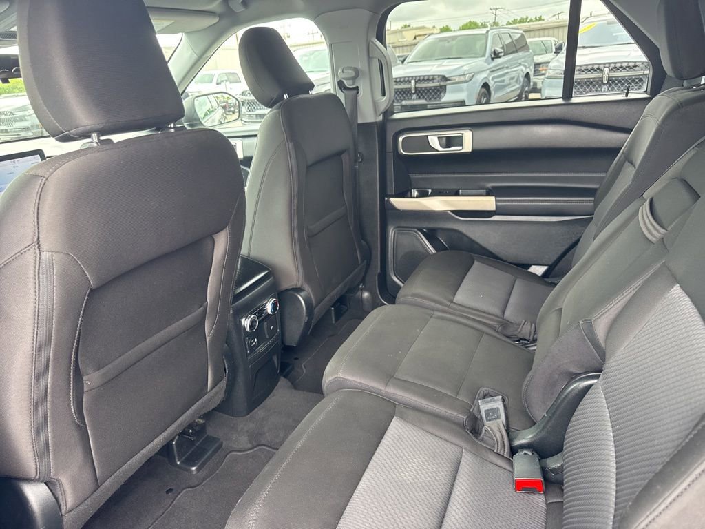 Used 2023 Ford Explorer XLT RWD image 16