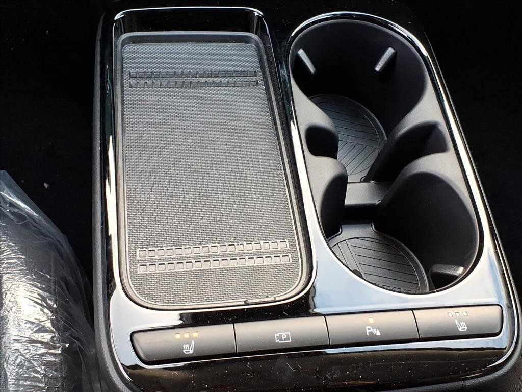 New 2025 Hyundai Ioniq 5 SE image 17