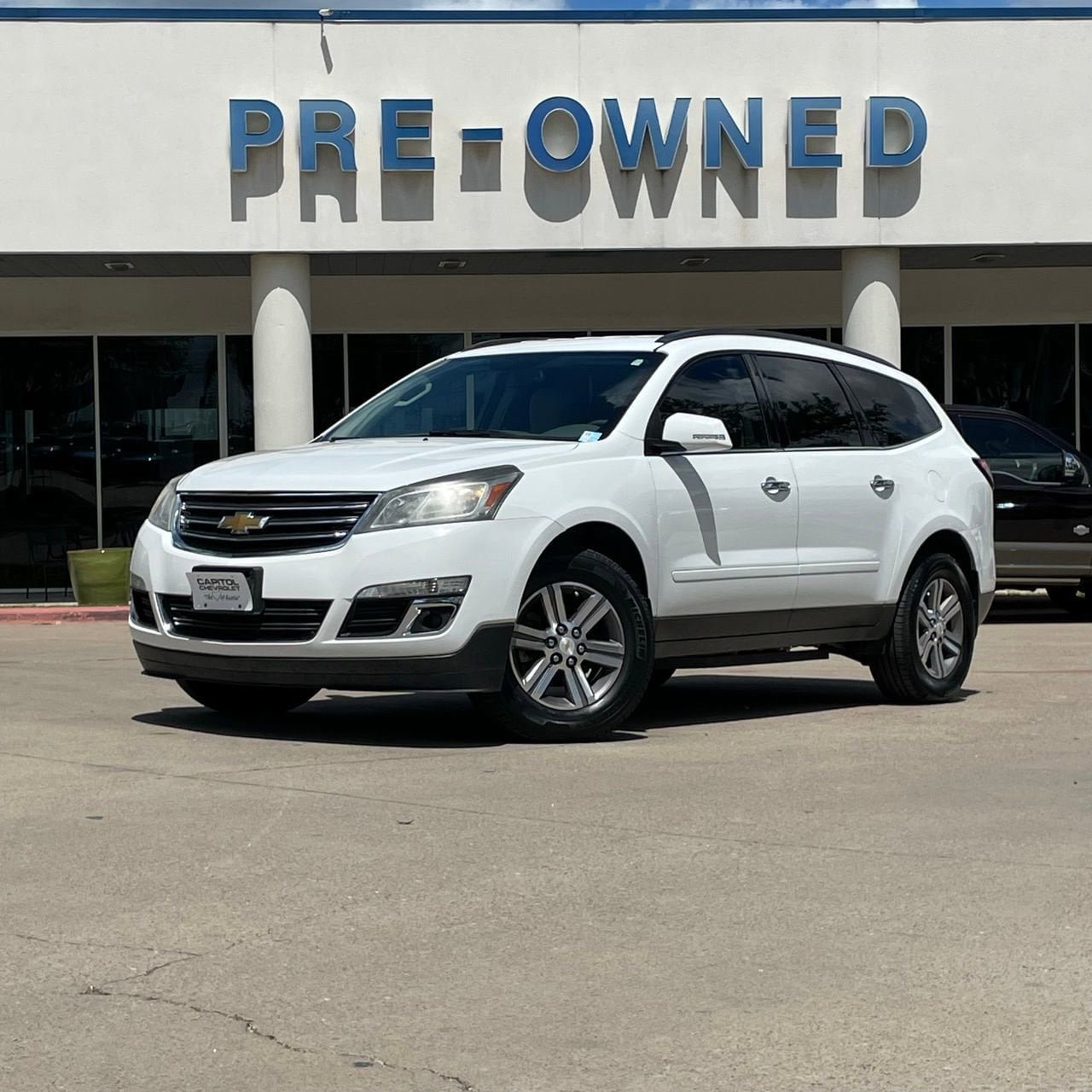 Used 2017 Chevrolet Traverse LT FWD image 1