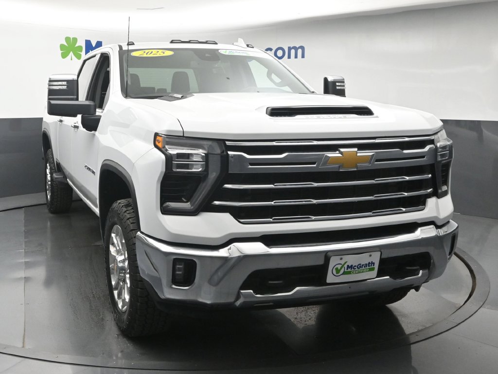 Used 2025 Chevrolet Silverado 2500 LTZ AWD/4WD image 5