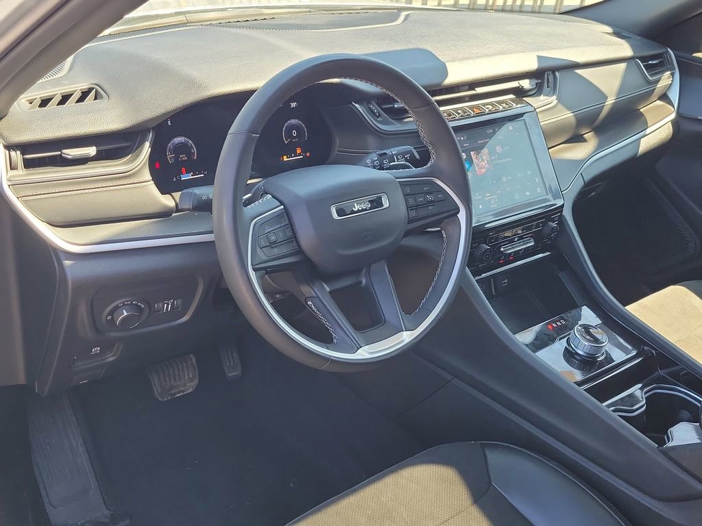 Used 2023 Jeep Grand Cherokee Altitude image 19