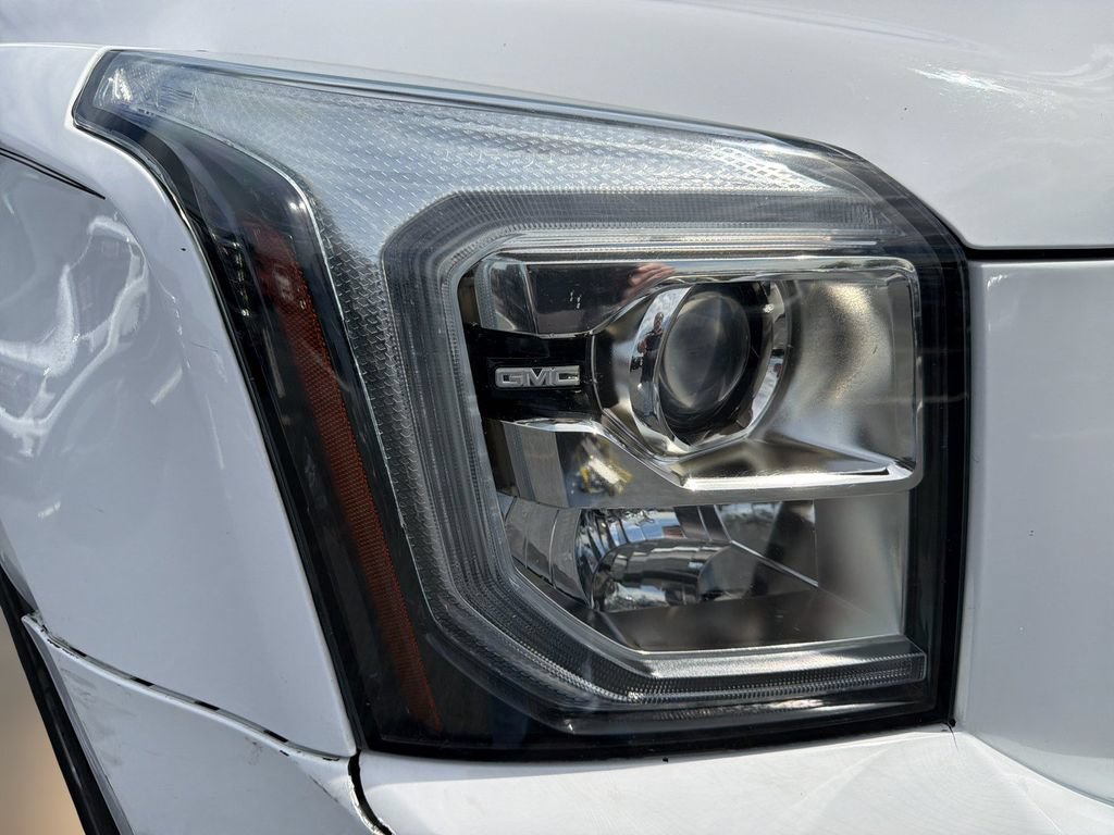 Used 2020 GMC Yukon SLT w/ HD Trailering Package AWD/4WD image 11