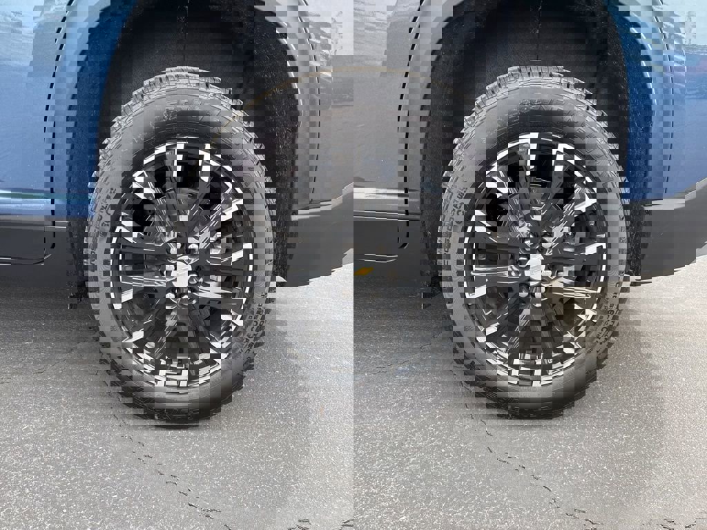 New 2026 Chevrolet Traverse LT w/ Sun and Wheel Package FWD image 9