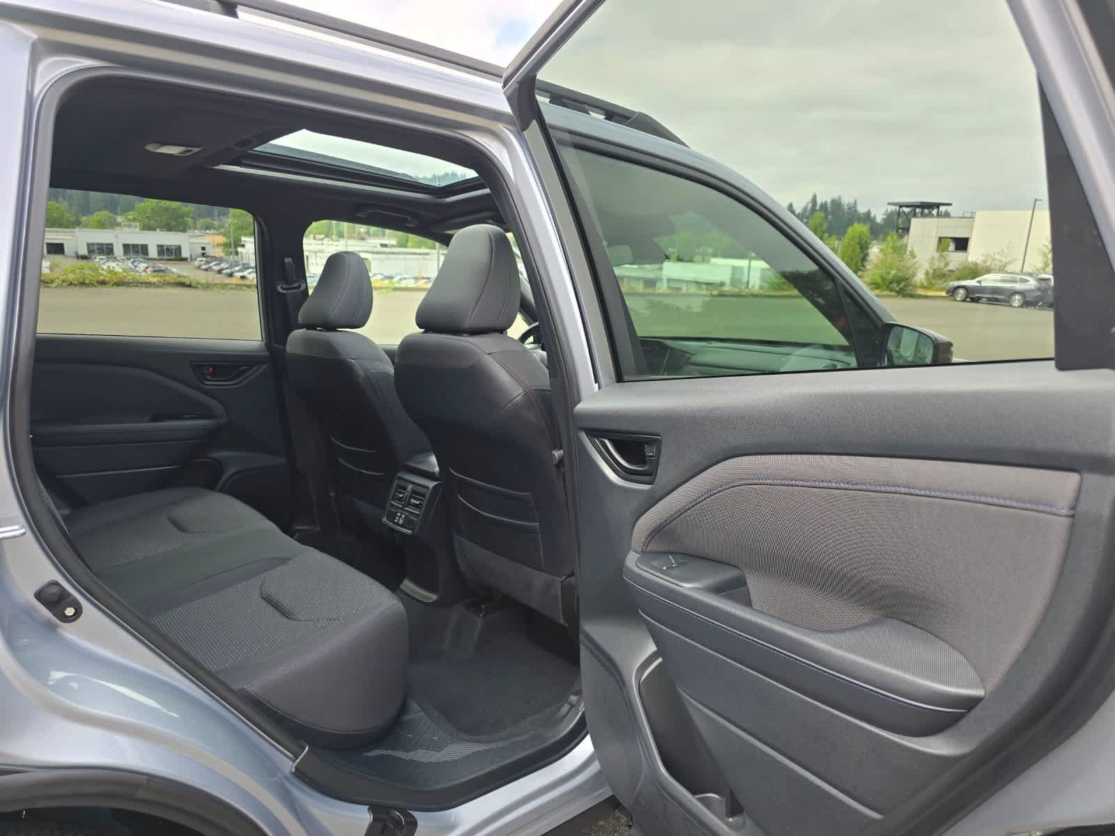 Certified 2025 Subaru Forester Premium AWD/4WD image 27