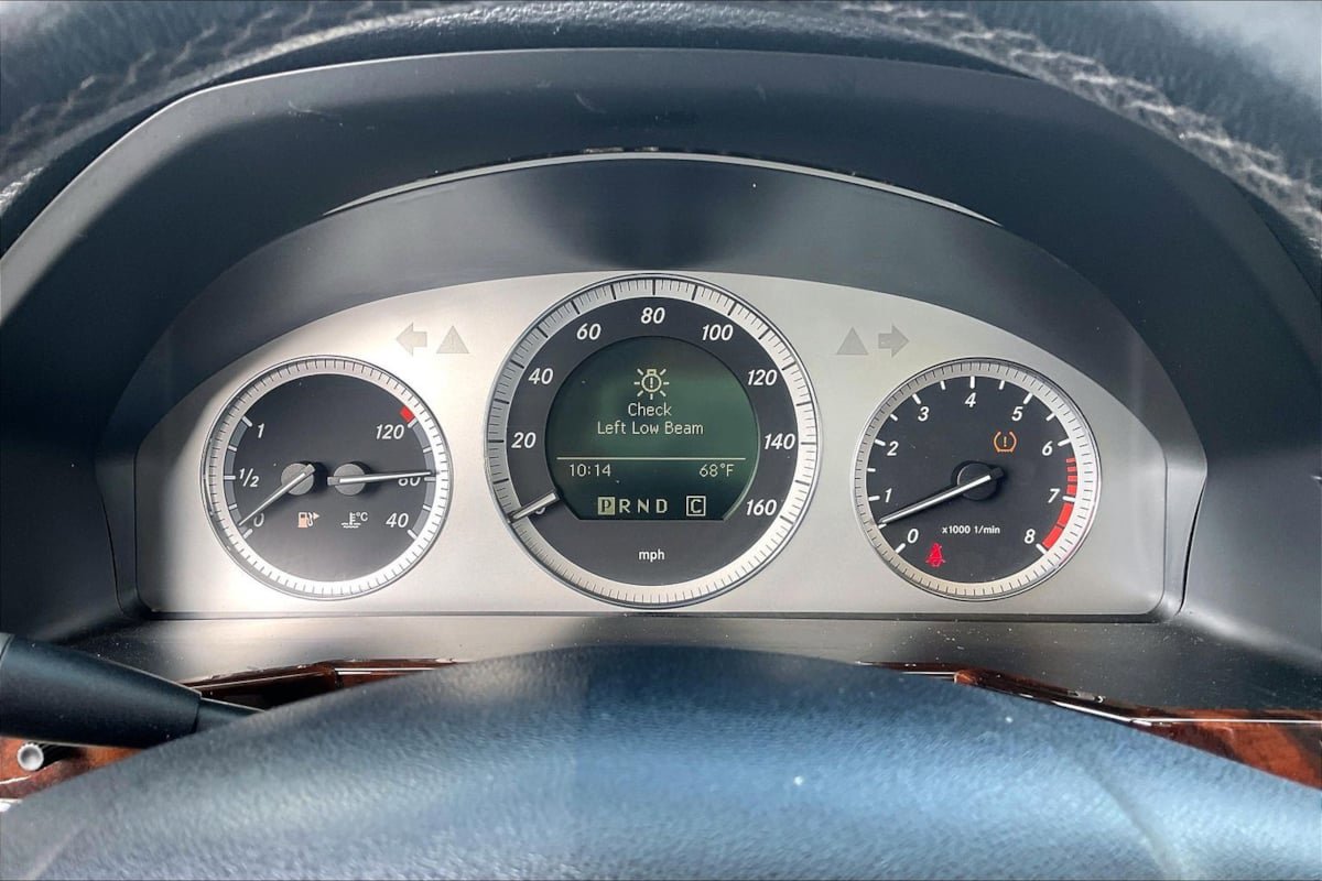 Used 2010 Mercedes-Benz GLK 350 4MATIC image 19
