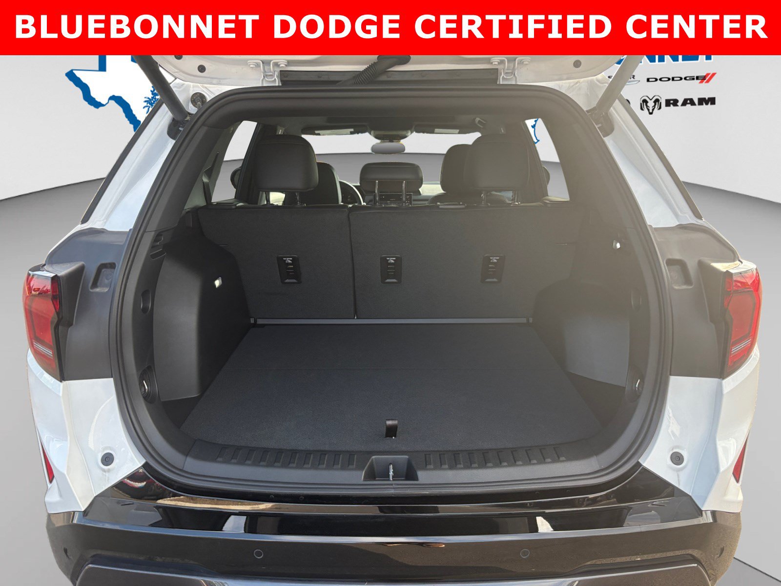 Used 2026 GMC Terrain AT4 AWD/4WD image 22
