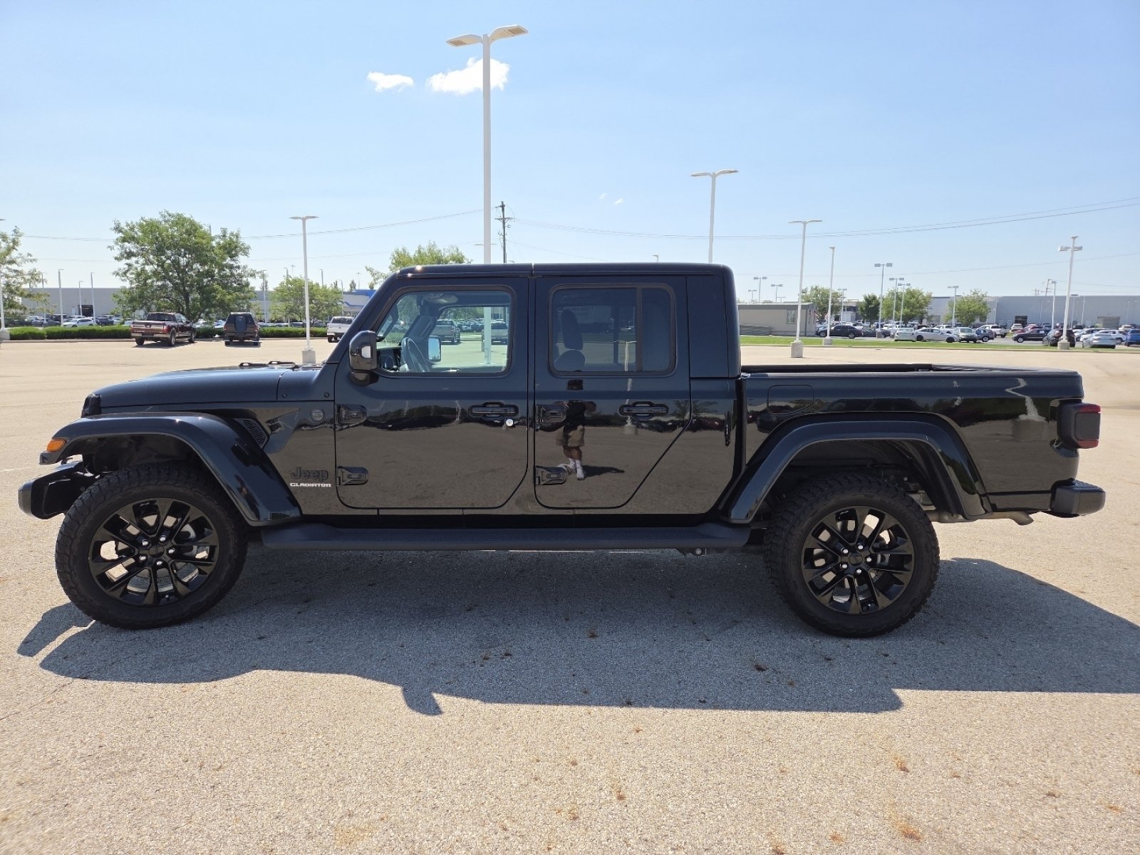 Used 2022 Jeep Gladiator Overland AWD/4WD image 13