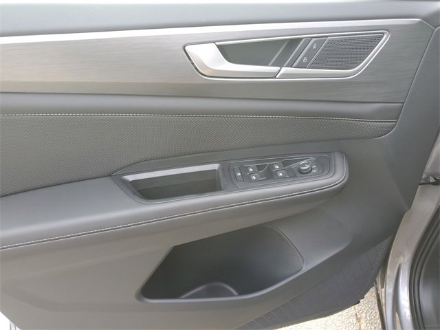 Used 2025 Volkswagen Atlas Cross Sport SE image 20