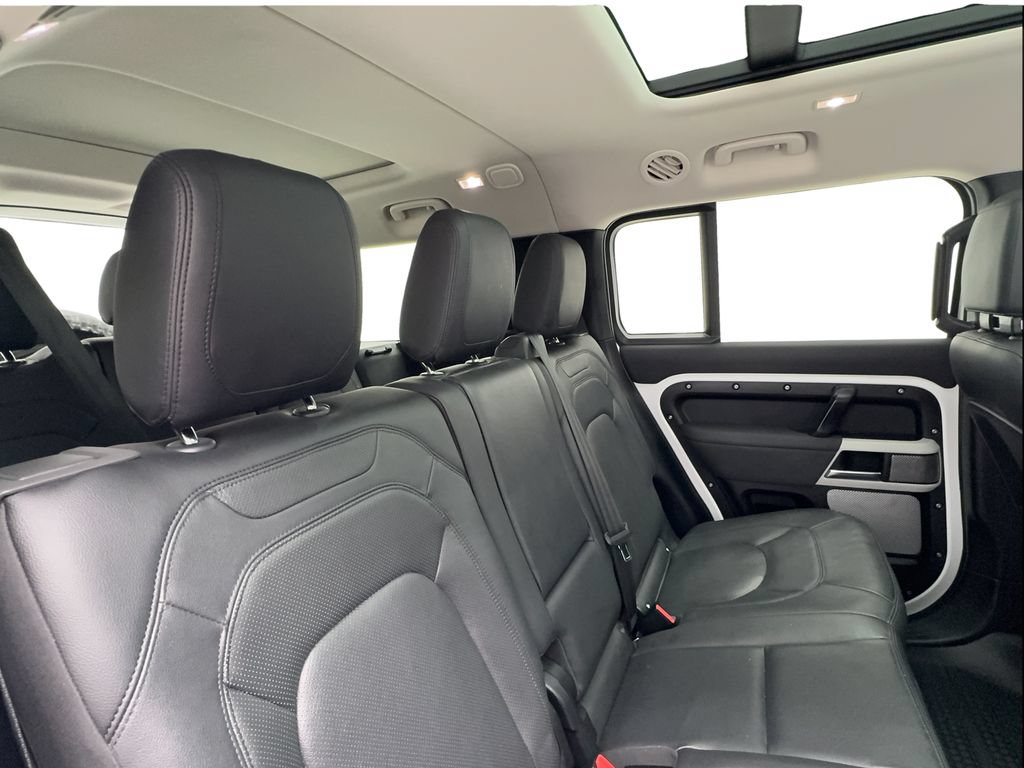 Used 2023 Land Rover Defender 130 SE AWD/4WD image 28
