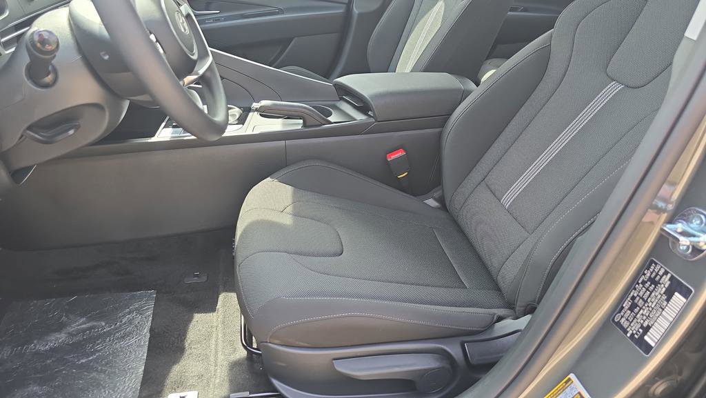New 2026 Hyundai Elantra SE FWD image 14