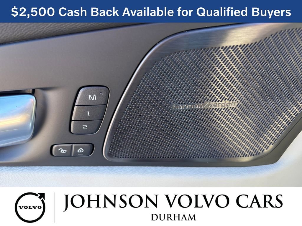 New 2026 Volvo XC60 B5 Ultra w/ Protection Package Premier image 11