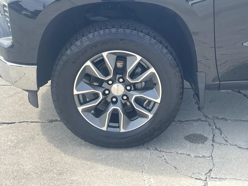 Certified 2025 Chevrolet Silverado 1500 LT AWD/4WD image 7