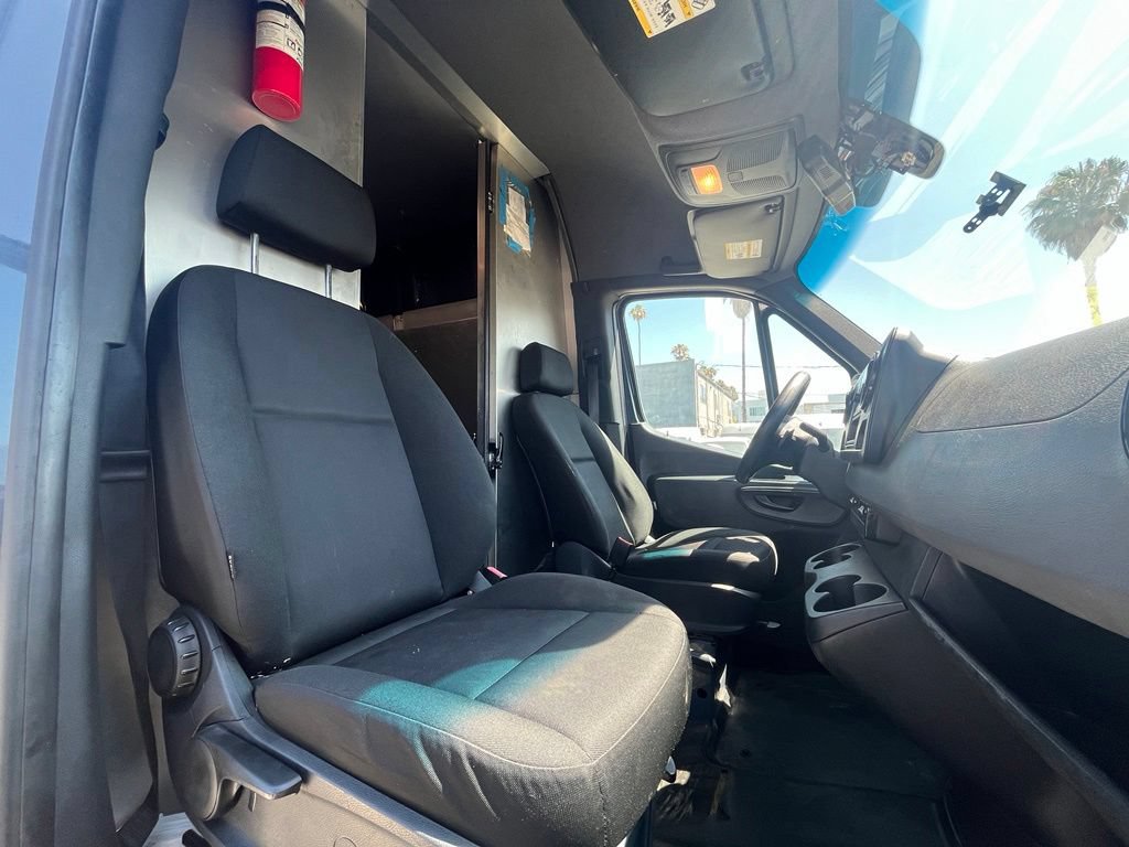 Used 2019 Mercedes-Benz Sprinter 170 image 13