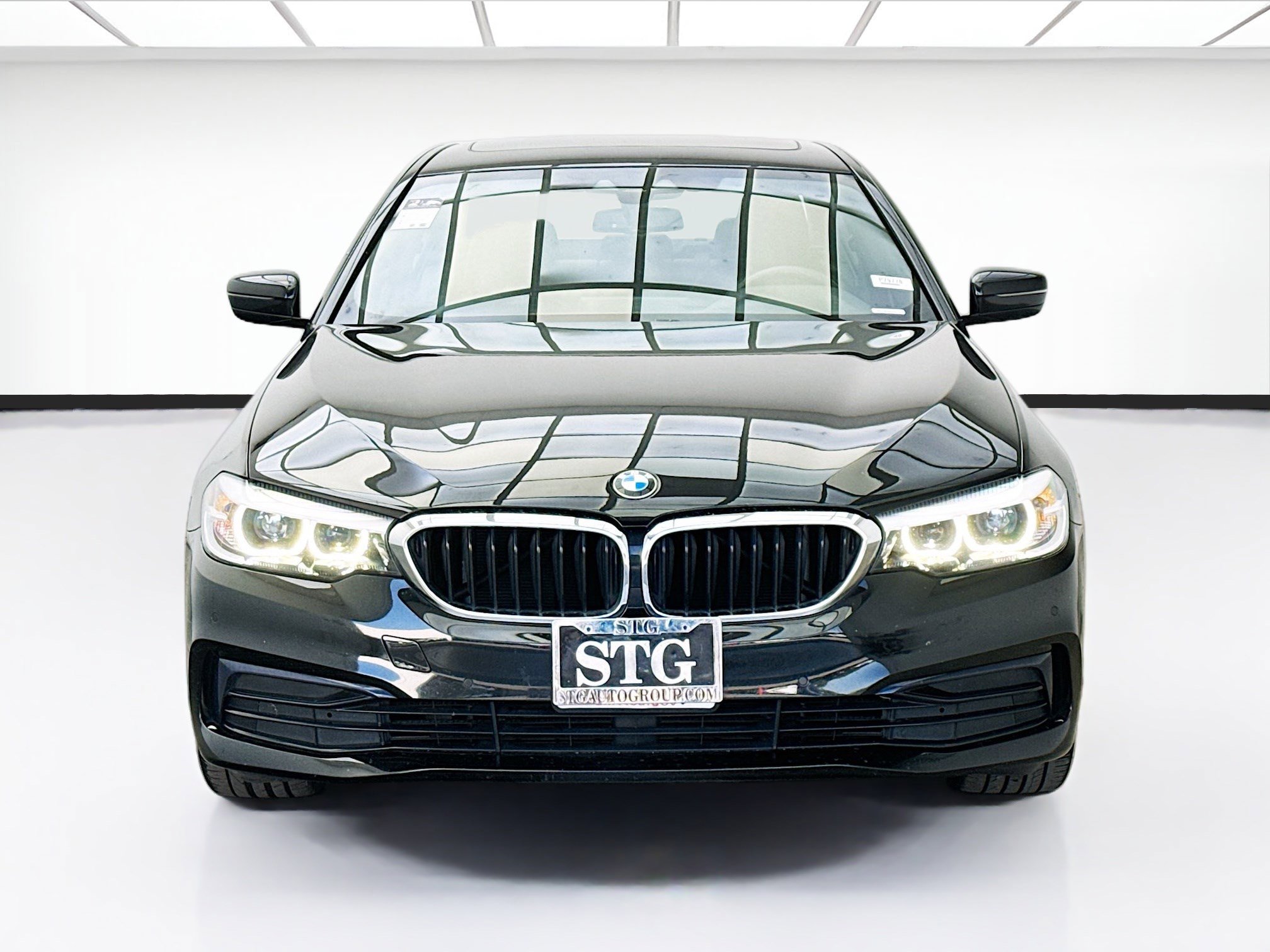 Used 2019 BMW 530i w/ Convenience Package RWD image 2