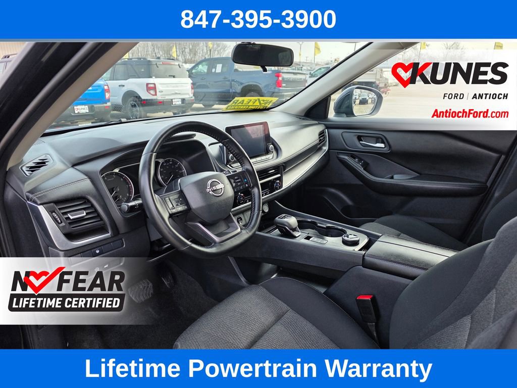 Used 2025 Nissan Rogue SV image 16