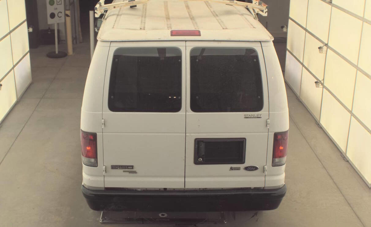 Used 2011 Ford E-150 and Econoline 150 image 10