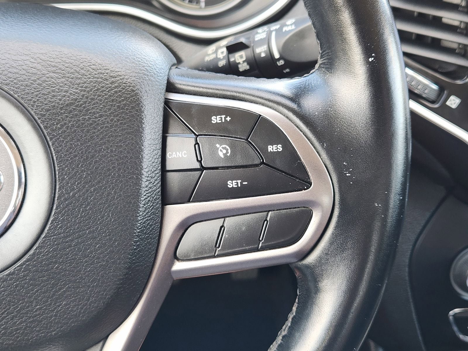 Used 2021 Jeep Cherokee Latitude Plus image 38