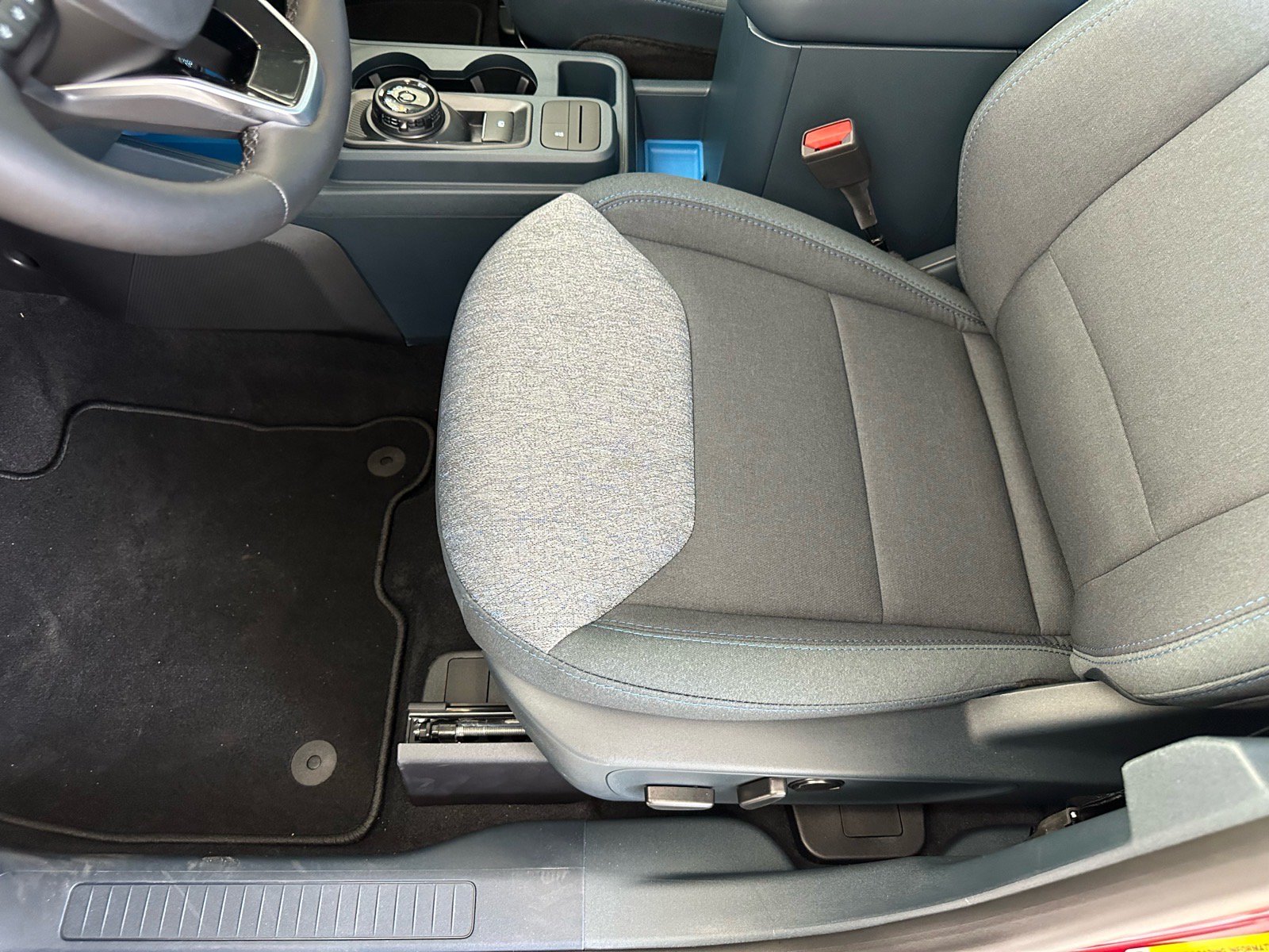 New 2026 Ford Maverick XLT w/ XLT Luxury Package FWD image 17