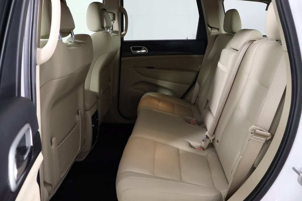 Used 2022 Jeep Grand Cherokee Laredo E RWD image 16