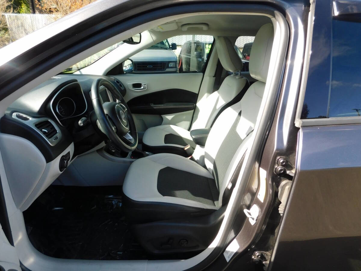 Used 2017 Jeep Compass Latitude w/ Popular Equipment Group image 8