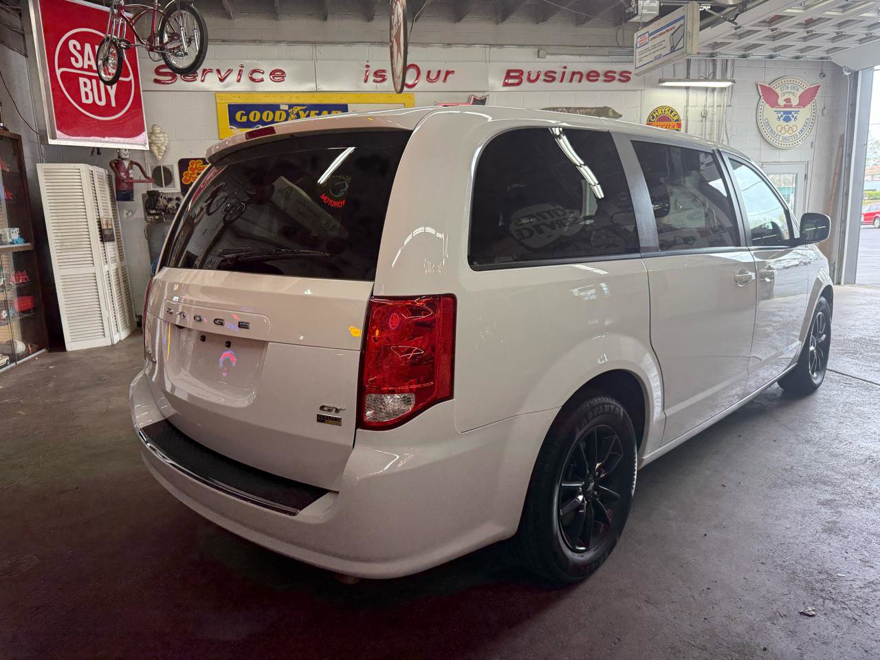 Used 2019 Dodge Grand Caravan GT FWD image 5