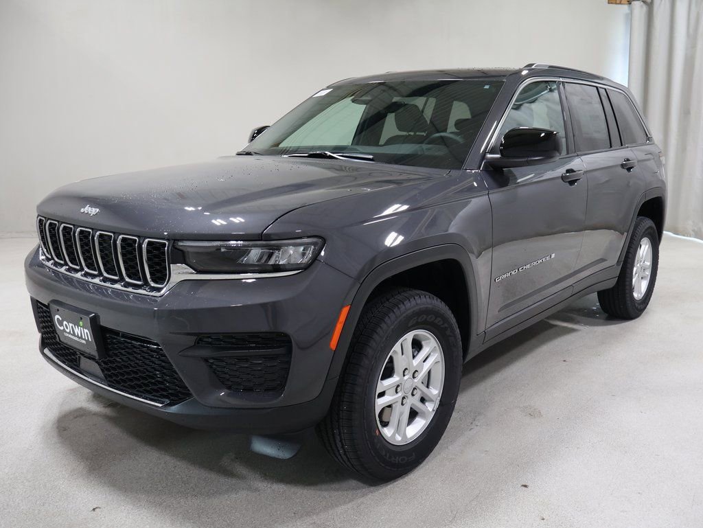 New 2025 Jeep Grand Cherokee Laredo w/ Luxury Tech Group I image 5