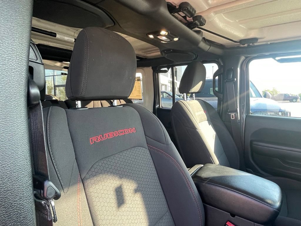 Used 2023 Jeep Wrangler Unlimited Rubicon w/ Cold Weather Group AWD/4WD image 27