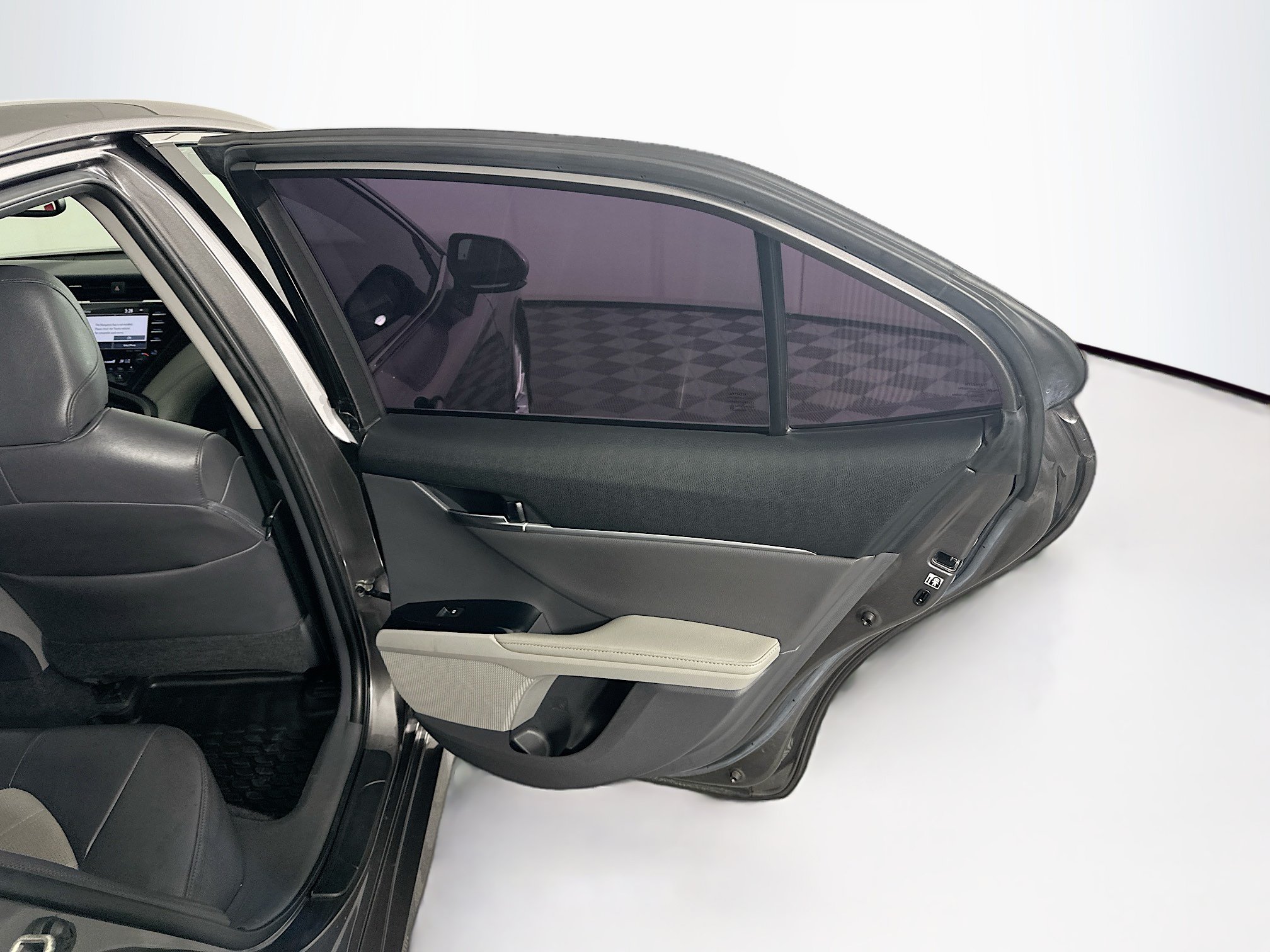 Used 2019 Toyota Camry XLE FWD image 28
