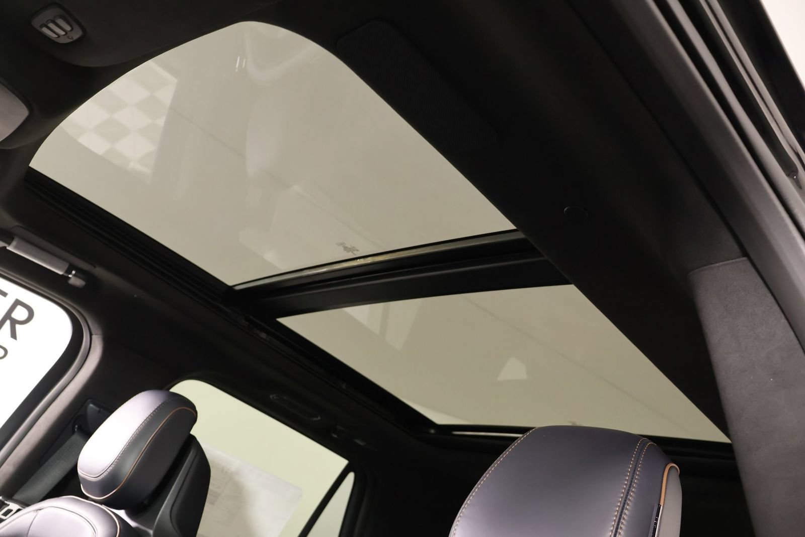 New 2026 Lincoln Navigator Black Label AWD/4WD image 16