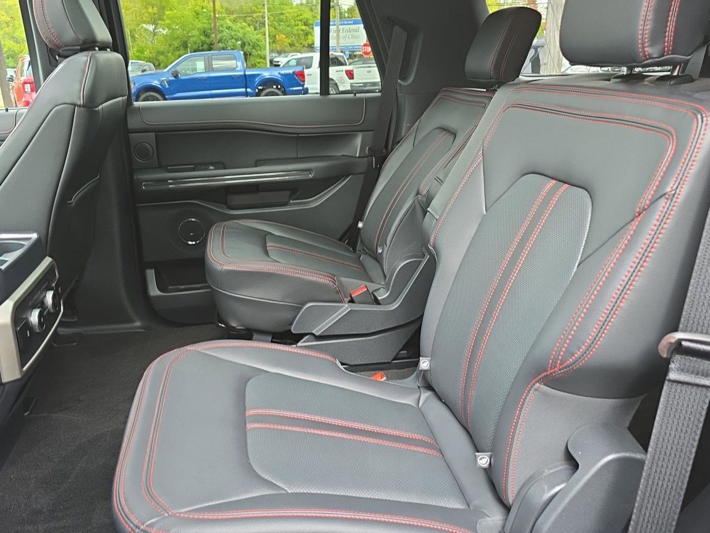 Used 2023 Ford Expedition Limited image 29