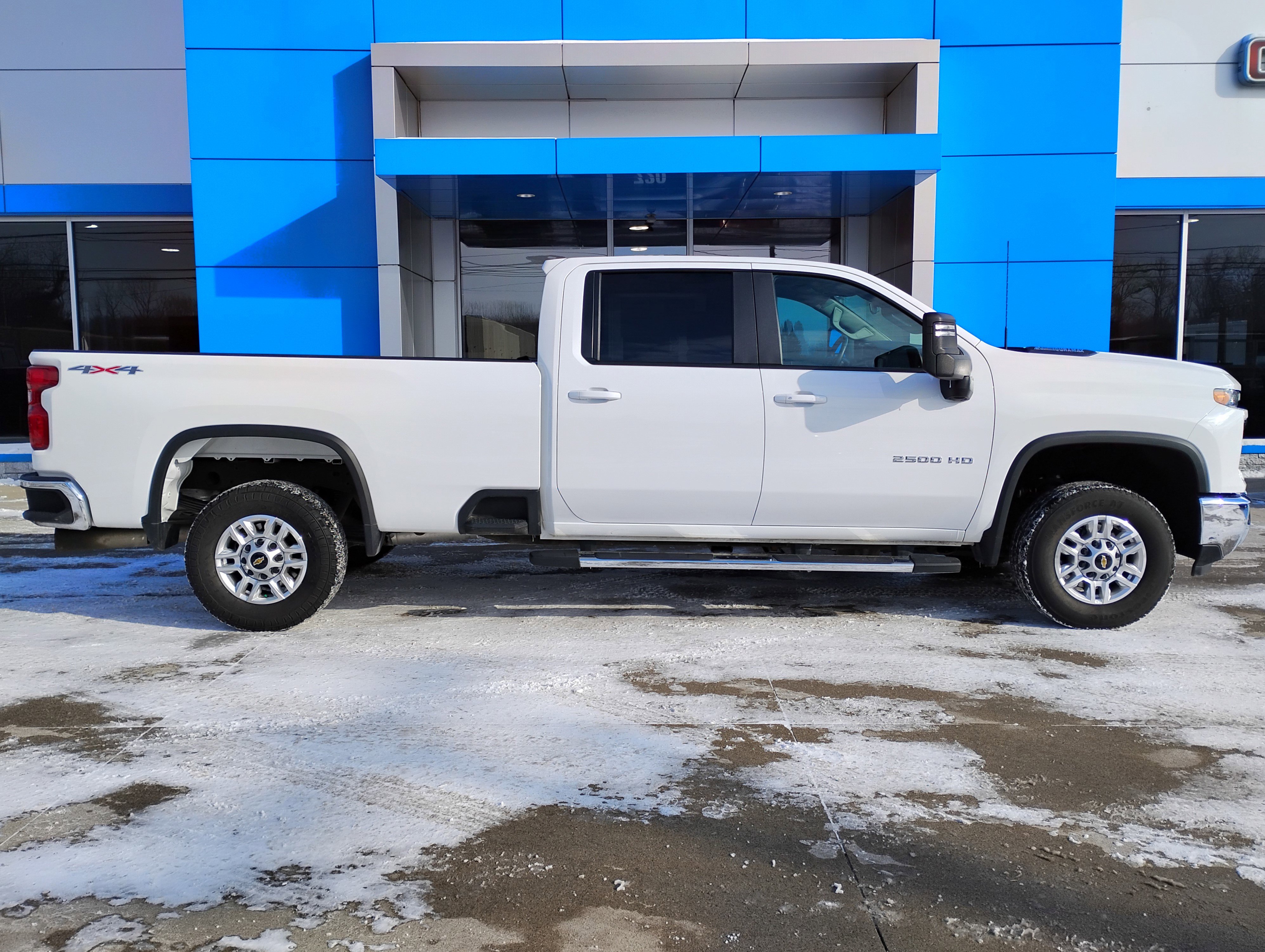 Used 2025 Chevrolet Silverado 2500 LT w/ Convenience Package image 33
