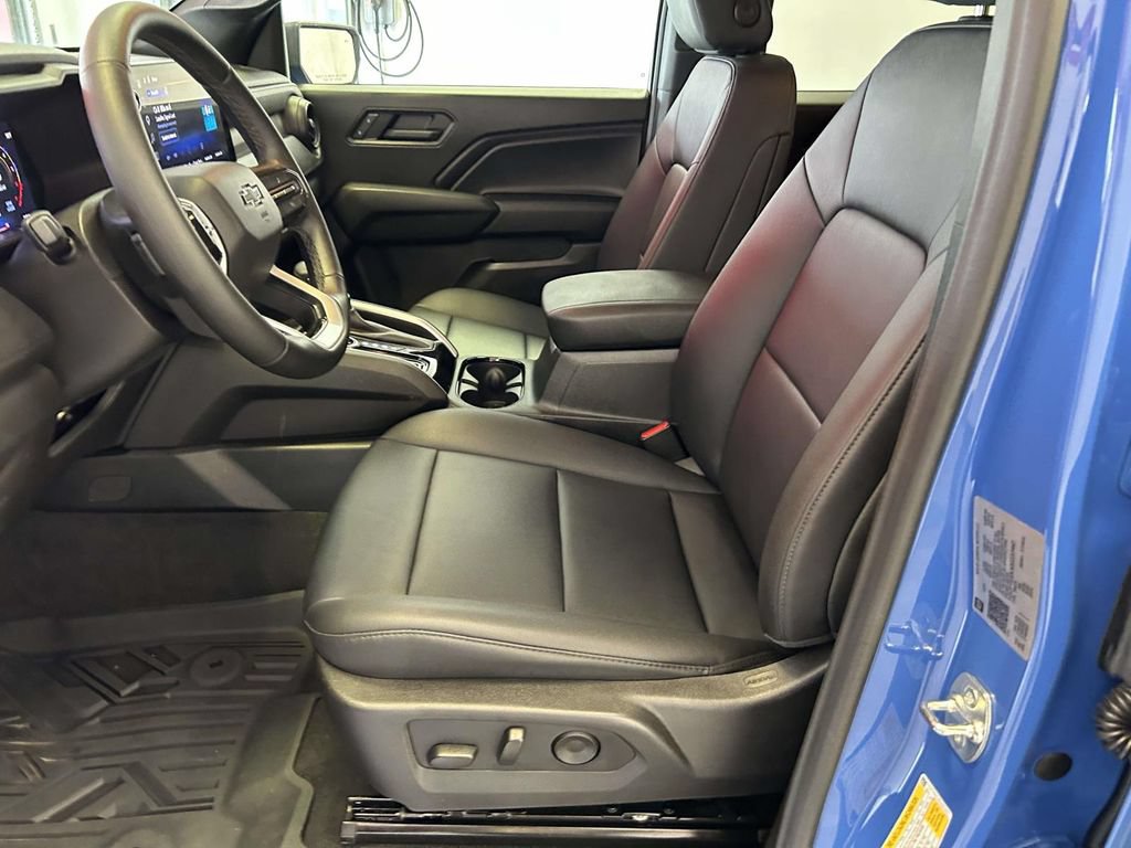 Used 2025 Chevrolet Colorado Trail Boss AWD/4WD image 15