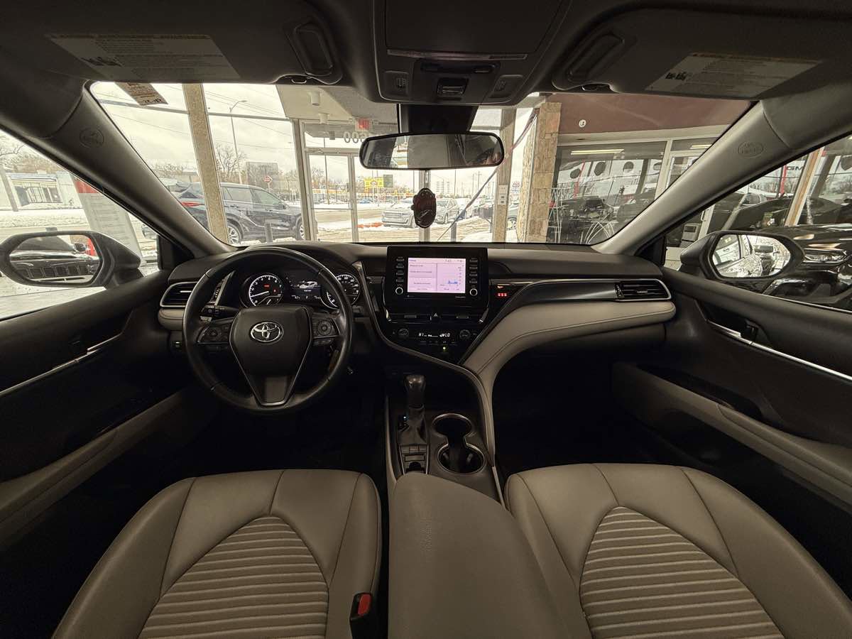 Used 2023 Toyota Camry SE AWD/4WD image 40