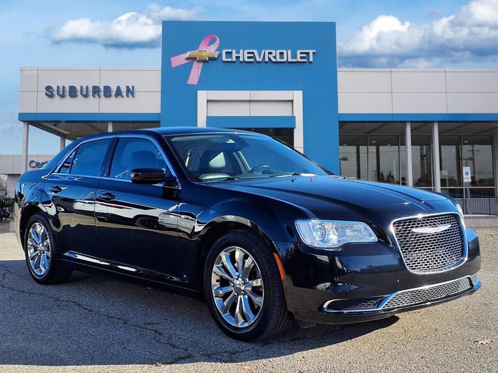 Used 2019 Chrysler 300 Touring L w/ Quick Order Package 22F image 3