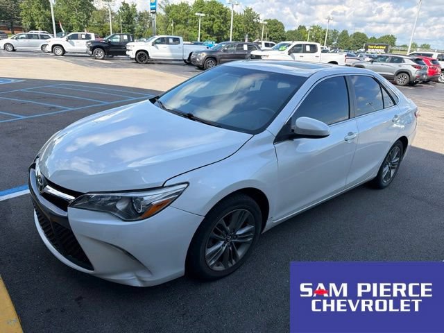 Used 2016 Toyota Camry SE w/ Moonroof Package
